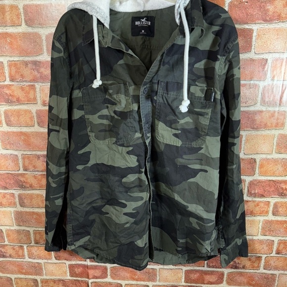 Hollister Other - Hollister Green Camo Hooded 100% cotton Shirt sz M